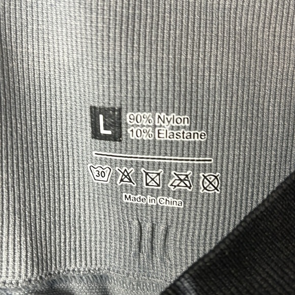 Grey and Black Tie-Dye Scrunch Butt Leggings. NIP - Picture 5 of 5